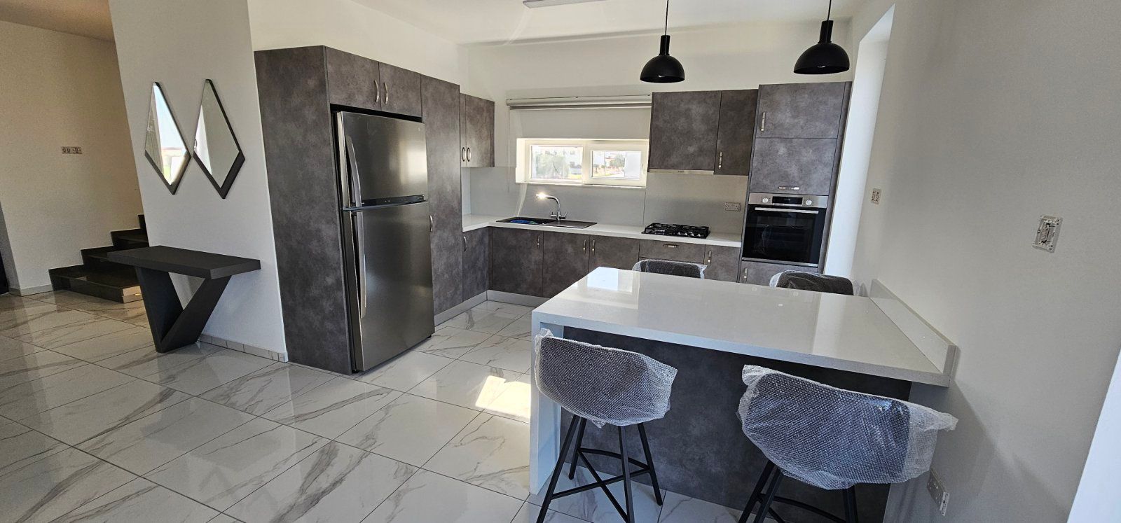 Every home reflects our core values: clean execution, practical design, and elevated aesthetics. Below is a selection of our recent ground-floor houses and apartments — so you can get a clear sense of what we offer before stepping on site.